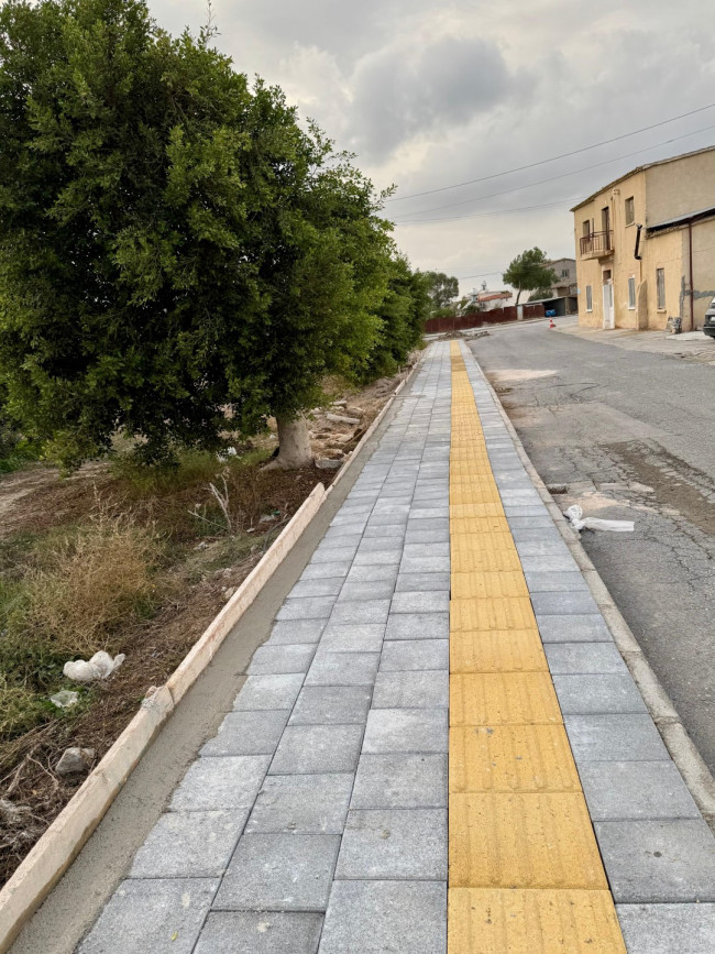 Dörtyol Dr. Fazıl Küçük Sokak’ta 110 metre uzunluğundaki kaldırım yenileme çalışmalarımız hızla ilerliyor.