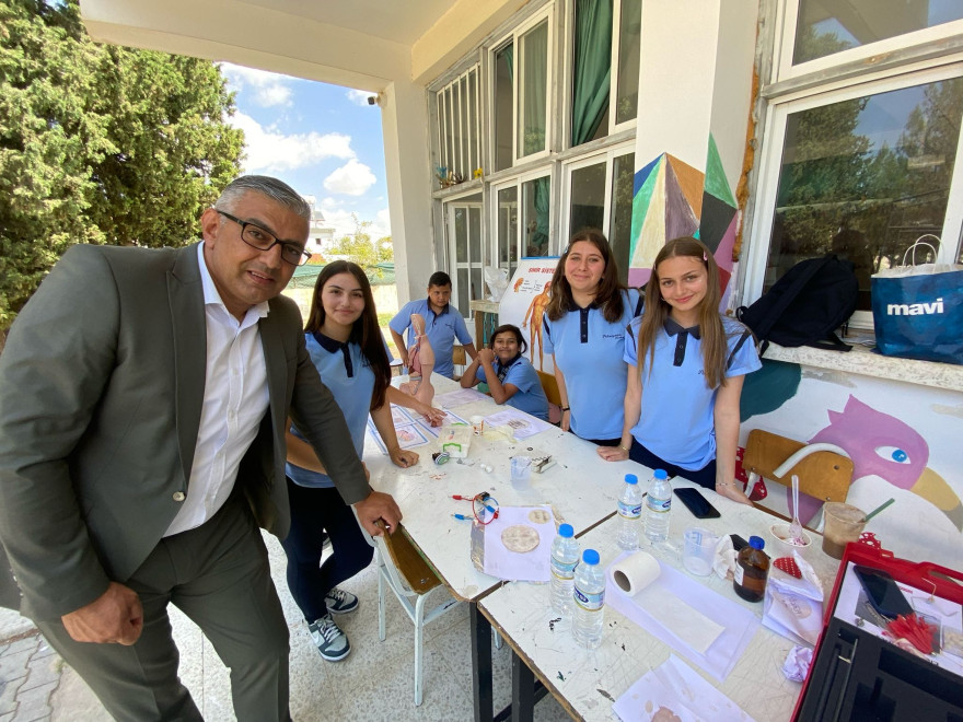 Mesarya Belediye Başkanı Ahmet Latif, Polatpaşa Lisesi'nde düzenlenen Bahar Şenliği etkinliği'ne katıldı.