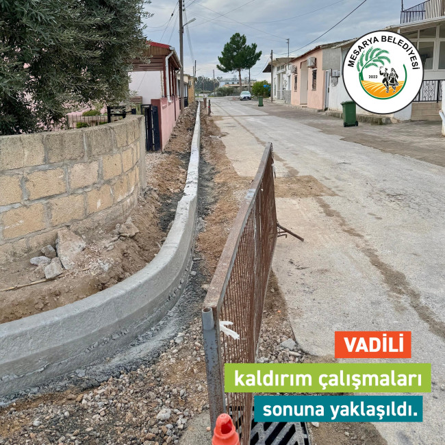 Vadili ‘de Susam Sokak’ta 100 metre uzunluğundaki kaldırım çalışmalarımız hızla ilerliyor.